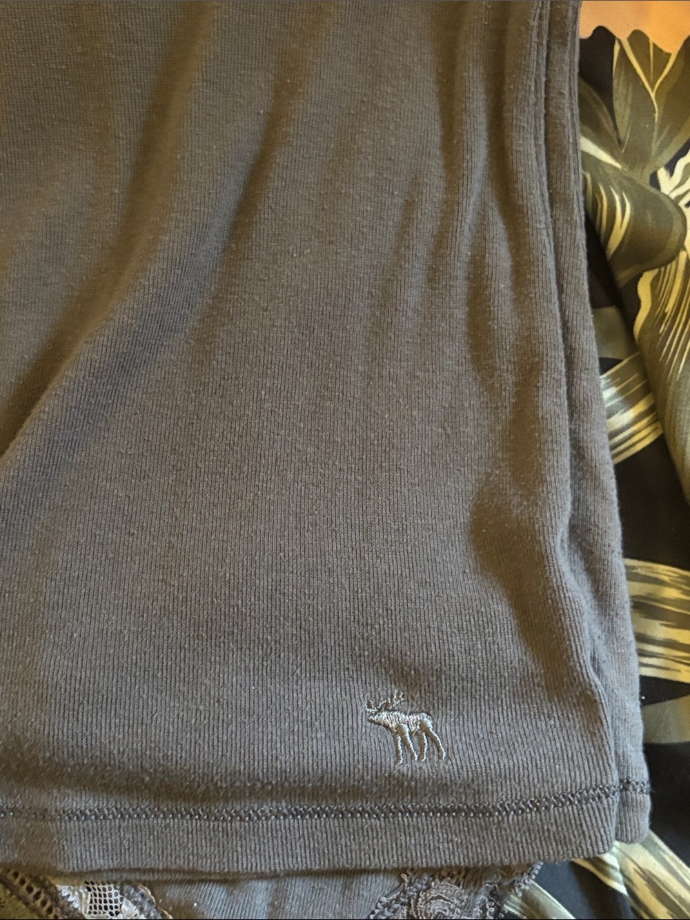 Abercrombie & Fitch Lace-Trim Camisole in Dark Gray, Size M - Picture 9 of 9